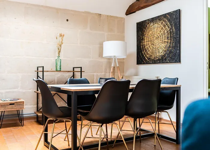 Charme & Calme 2 Centre Apartmán *